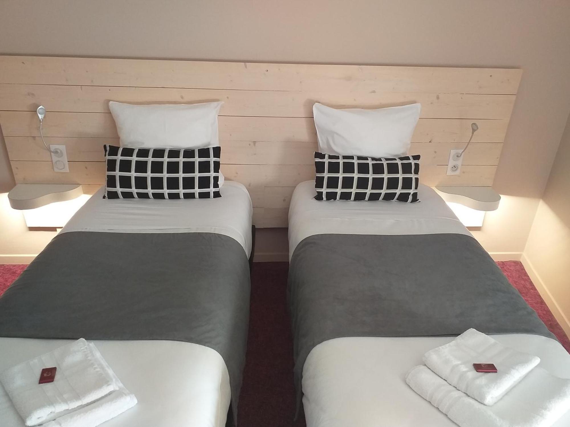 Hotel La Couronne Marmande Εξωτερικό φωτογραφία